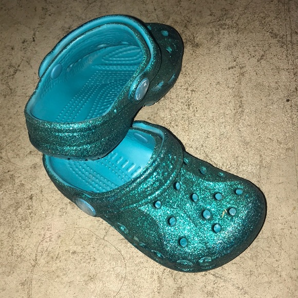 emerald green sparkly shoes